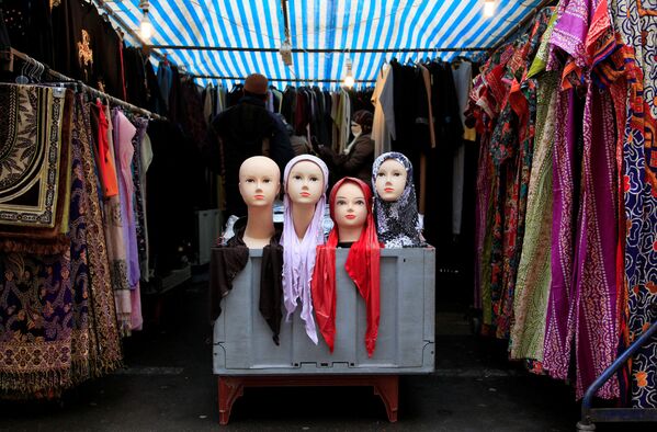 فروش پوشاک اسلامی در بازار لندن - اسپوتنیک ایران  