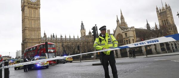 Police tapes off Parliament Square after reports of loud bangs, in London, Britain - اسپوتنیک ایران  