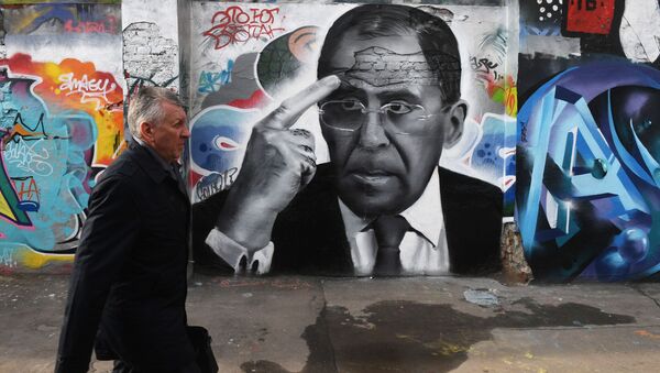 گرافیتی با پرتره سرگی لاوروف ، وزیر امور خارجه روسیه در  مسکو - اسپوتنیک ایران  