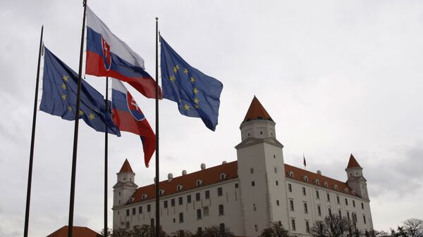 Флаги Словакии и Европейского союза в Братиславе - اسپوتنیک ایران  