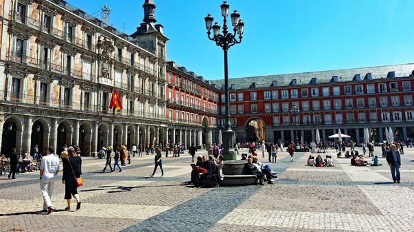 امتناع از پذیرش زنان روسی در رستورانی در مادرید - اسپوتنیک ایران  
