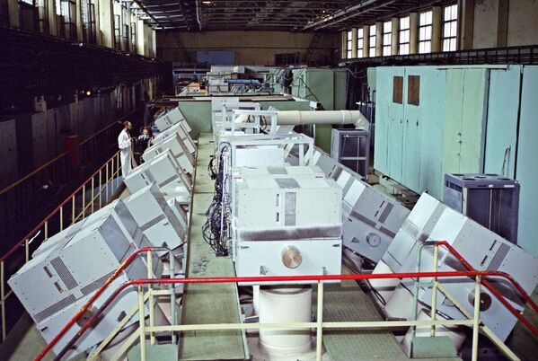شتاب دهنده « پروتون» ها در پژوهشکده  فیزیک انرژی بالا در « پروتوینو» شوروی - اسپوتنیک ایران  