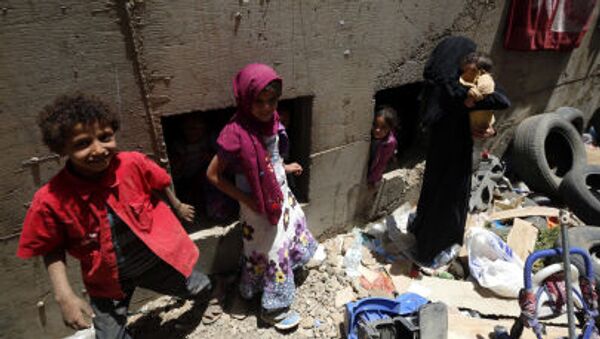 همدردی کاربران فضای مجازی جهان با کودک یمنی +عکس،ویدئو - اسپوتنیک ایران  