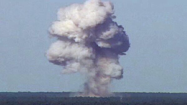 Взрыв американской сверхмощной неядерной бомбы GBU-43 на испытаниях во Флориде - اسپوتنیک ایران  
