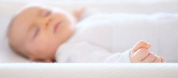 بوسه عامل مرگ نوزاد دیگری شد +عکس - اسپوتنیک ایران  