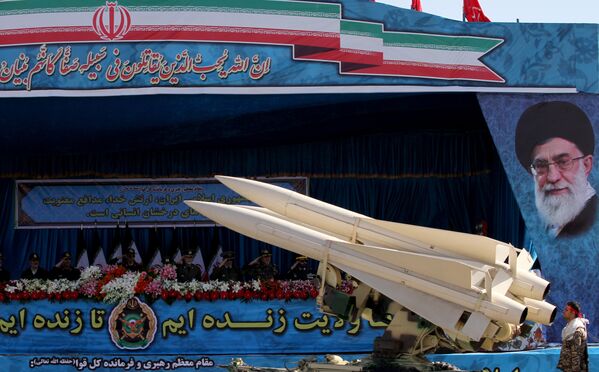 سیستم پدافند هوایی شاهین در رژه « روز ارتش» در تهران - اسپوتنیک ایران  