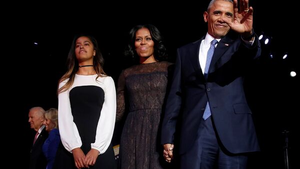 Барак Обама с женой Мишель и дочерью Малией во время прощальной речи в Чикаго - اسپوتنیک ایران  