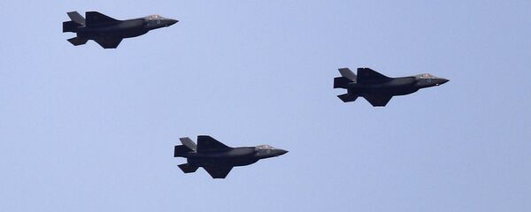 Истребители военно-воздушных сил Израиля F-35 на праздновании Дня независимости Истребители военно-воздушных сил Израиля F-35 на праздновании Дня независимости - اسپوتنیک ایران