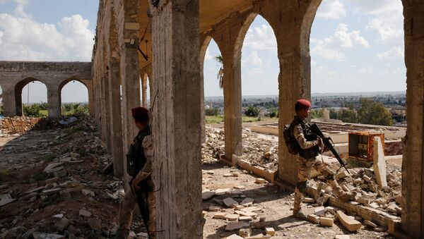 Иракские военные в разрушенном храме Nabi Yunus на востоке Мосула - اسپوتنیک ایران  