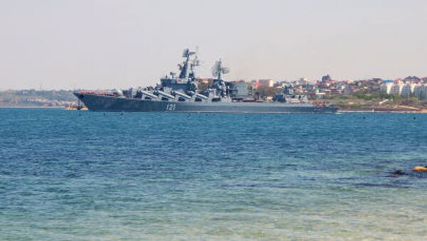 Флагман Черноморского флота гвардейский ракетный крейсер Москва покидает Севастополь для участия в российско-китайских военно-морских учениях Морское взаимодействие-2015 в Средиземном море - اسپوتنیک ایران  