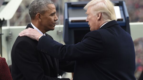 Барак Обама пожимает руку избранному президенту США Дональду Трампу - اسپوتنیک ایران  