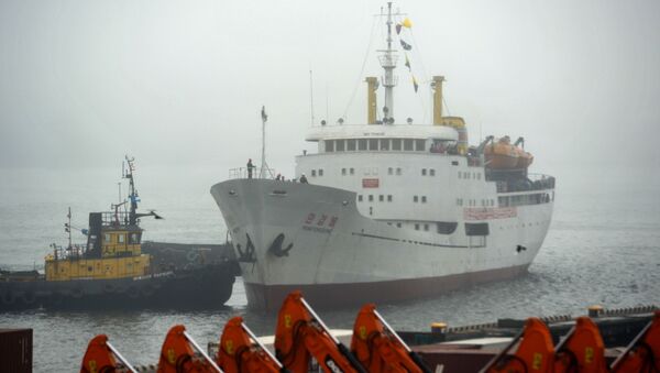 کشتی کره شمالی در بندر ولادی واستوک روسیه - اسپوتنیک ایران  