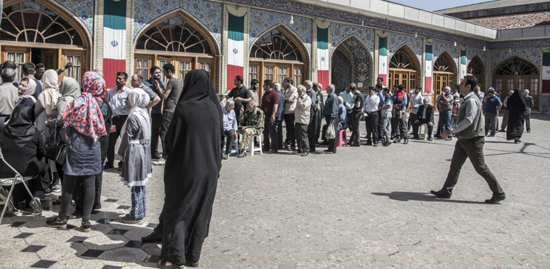نظرسنجی ‌ها حاکی از مشارکت بالای مردم در انتخابات ۱۴۰۰ است - اسپوتنیک ایران  , 1920, 02.03.2021