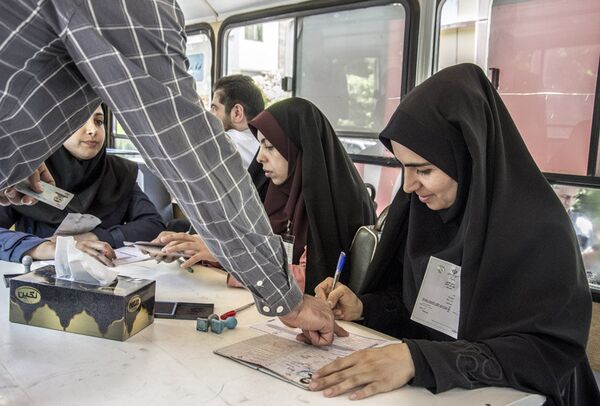 ایزدی: اصولگرا ها در هر شرایطی رای می دهند - اسپوتنیک ایران  