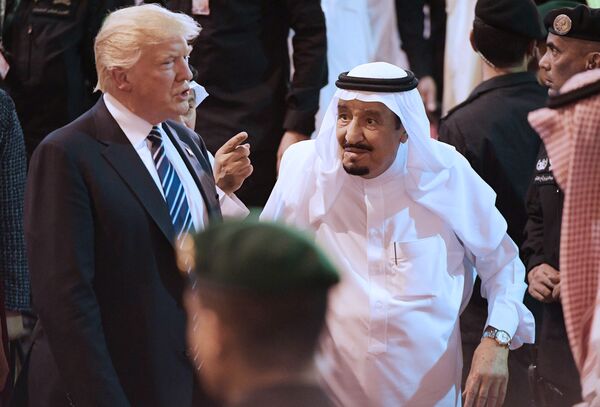 دونالد ترامپ و سلمان بن عبدالعزیز آل سعود پادشاه عربستان در ریاض - اسپوتنیک ایران  