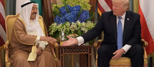 Президент США Дональд Трамп на встрече с эмиром Кувейта Сабахом аль-Ахмедом аль-Джабером ас-Сабахом в Эр-Рияде Президент США Дональд Трамп на встрече с эмиром Кувейта Сабахом аль-Ахмедом аль-Джабером ас-Сабахом в Эр-Рияде - اسپوتنیک ایران