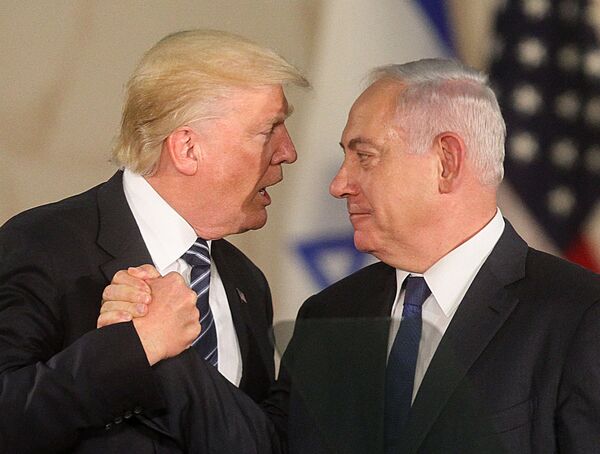 دونالد ترامپ به همراه بنیامین نتانیاهونخست وزیر اسرائیل در اورشلیم - اسپوتنیک ایران  