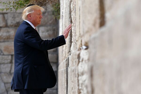 رئیس جمهور آمریکا در کنار دیوار ندبه در اورشلیم - اسپوتنیک ایران  