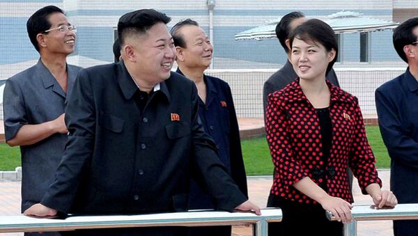 Лидер КНДР Ким Чен Ын и его жена - اسپوتنیک ایران  