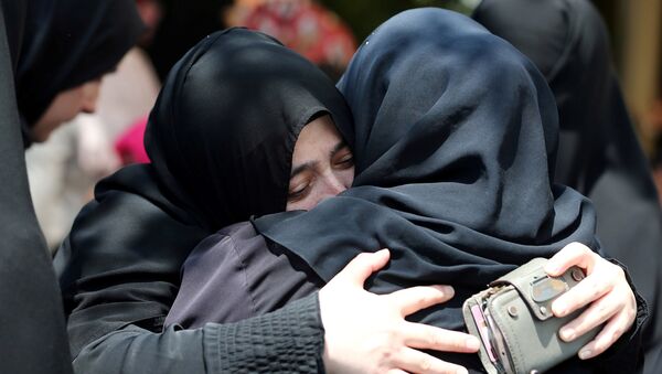 Родственники погибших во время панихиды в Стамбуле - اسپوتنیک ایران  