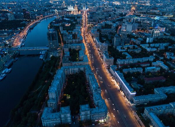 خودروها در خیابان « کوتوزوف» در مسکو - اسپوتنیک ایران  