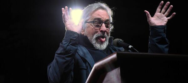 رابرت دنیرو : اوضاع آمریکا مانند یک کمدی احمقانه است رابرت دنیرو : اوضاع آمریکا مانند یک کمدی احمقانه است - اسپوتنیک ایران