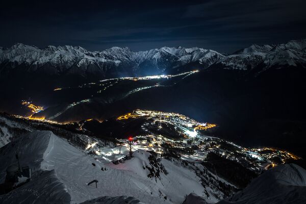اینجا سوئیس است؟ نخیر،اینجا مرکز اسکی « روزا خوتور»- Rosa Khutor Alpine Resort- در سوچی است - اسپوتنیک ایران  