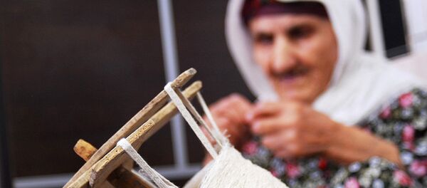  برداشت ابریشم در شمال ایران  - اسپوتنیک ایران  