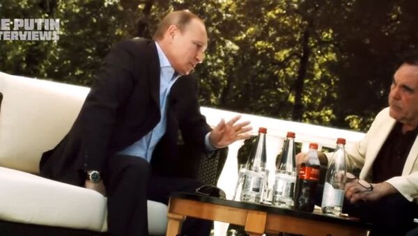 Кадр из фильма Оливера Стоуна Интервью с Путиным - اسپوتنیک ایران  