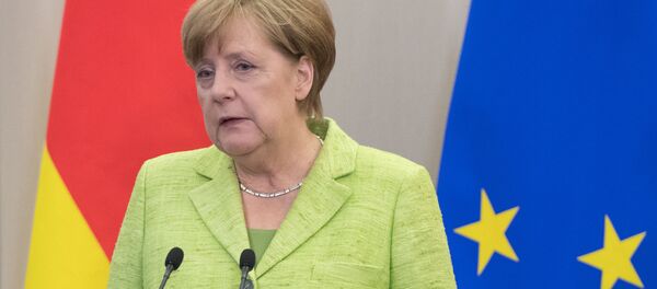 مرکل در مورد گزارش های مسمومیت با نوویچوک در ناوالنی اظهار نظر کرد - اسپوتنیک ایران  