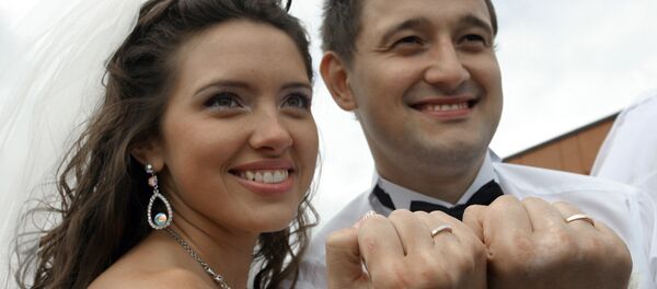 مد جدید حک کردن صدا بر روی حلقه ازدواج +عکس - اسپوتنیک ایران  