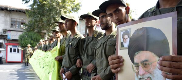 شرکت کنندگان در راهپیمایی روز قدس در تهران شرکت کنندگان در راهپیمایی روز قدس در تهران - اسپوتنیک ایران