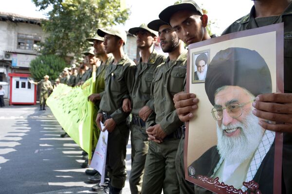 شرکت کنندگان در راهپیمایی روز قدس در تهران - اسپوتنیک ایران  