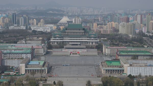 Вид на площадь Ким Ир Сена и Центральную библиотеку Пхеньяна - اسپوتنیک ایران  