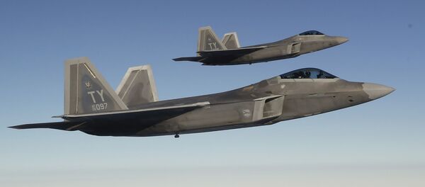 جنگنده F-22 در محاصره ی ابرها+ عکس - اسپوتنیک ایران  