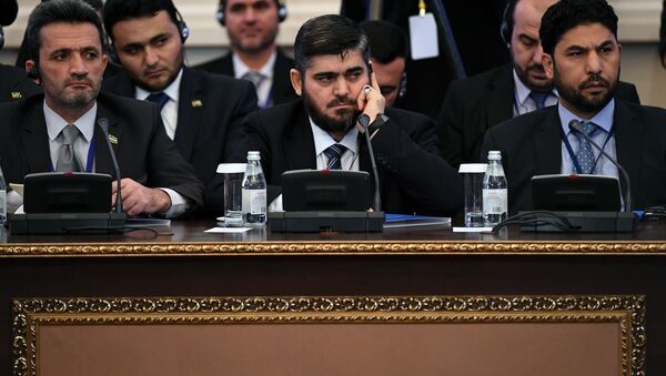 Лидер сирийской оппозиции Мохаммед Аллуш на переговорах в Астане - اسپوتنیک ایران  