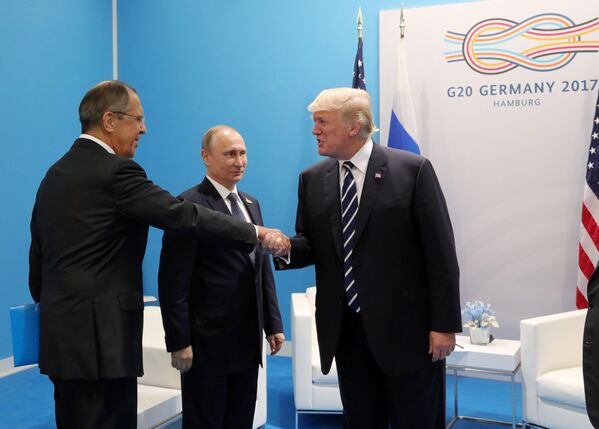 وزیر خارجه آمریکا اعلام کرد؛ روسای جمهور روسیه و آمریکا دیدار مهمی را در حاشیه اجلاس جی 20 برگزار کردند و هیچ یک از آنها قصد پایان دادن به این نشست را نداشت. - اسپوتنیک ایران  