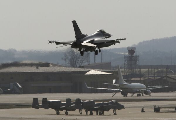 سقوط هواپیمای نظامی آمریکا در سوریه سقوط هواپیمای نظامی آمریکا در سوریه - اسپوتنیک ایران