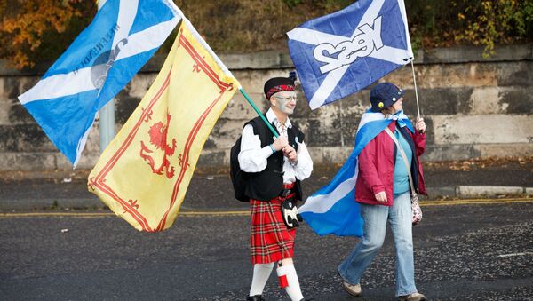 Участники марша в Эдинбурге за независимость Шотландии. Архивное фото - اسپوتنیک ایران  