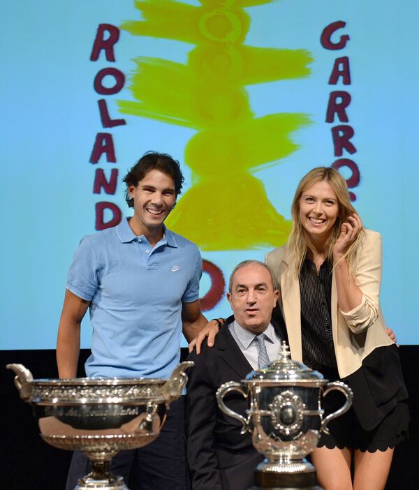 تنیس بازان رافائل نادال و ماریا شاراپوا به همراه رئیس فدراسیون تنیس فرانسه Jean Gachassin - اسپوتنیک ایران  