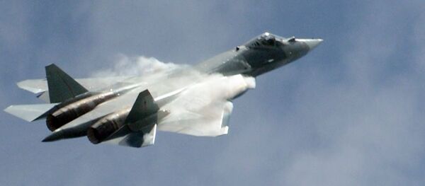 Истребитель Т-50 выполняет демонстрационные полеты на Международном авиационно-космическом салоне МАКС-2017 в Жуковском - اسپوتنیک ایران  