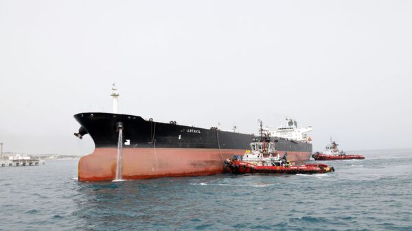 ورود دو کشتی حامل سوخت به بندر الحدیده یمن - اسپوتنیک ایران  