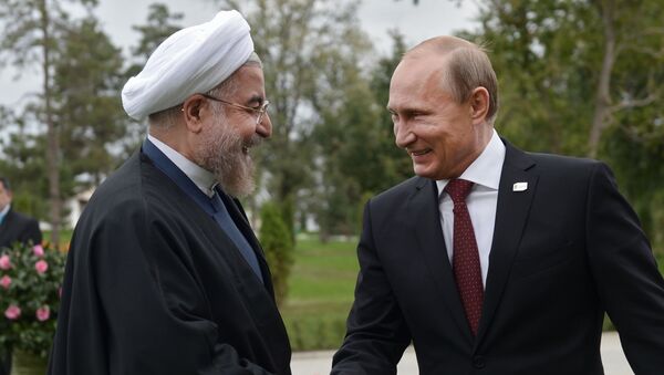Президент Ирана Хасан Роухани и президент России Владимир Путин в Астраханском кремле - اسپوتنیک ایران  