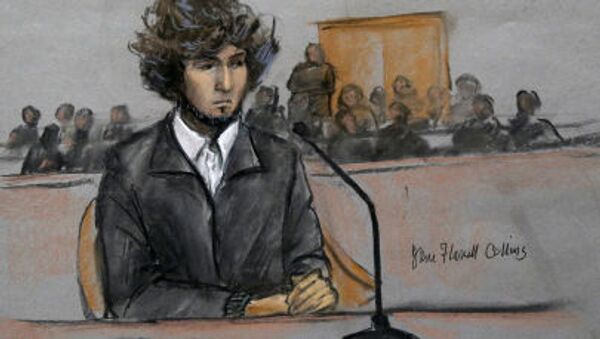 Рисунок из зала суда, на котором изображен подозреваемый Джохар Царнаев во время заседания по делу о взрывах на Бостонском марафоне - اسپوتنیک ایران  