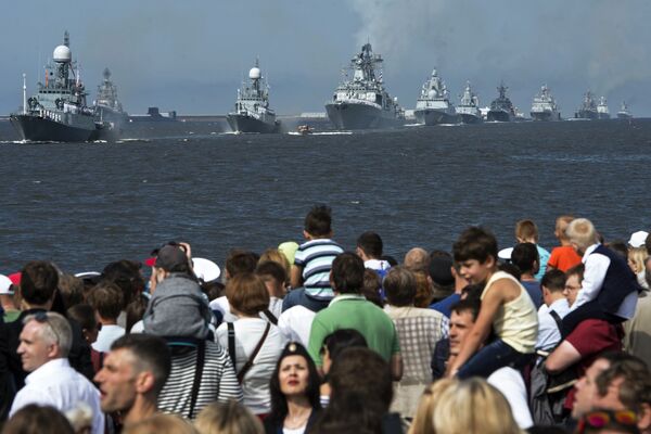 حضور کشتی ها در جشن روز نیروی دریایی روسیه - اسپوتنیک ایران  