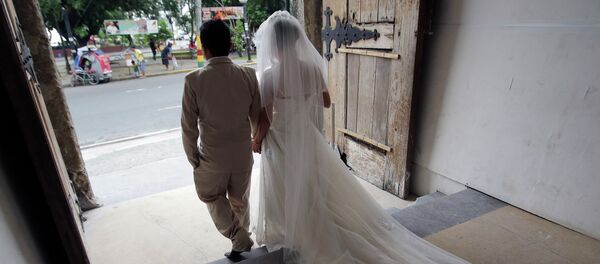 جشن عروسی تبدیل به محفلی برای شیوع کرونا شد - اسپوتنیک ایران  