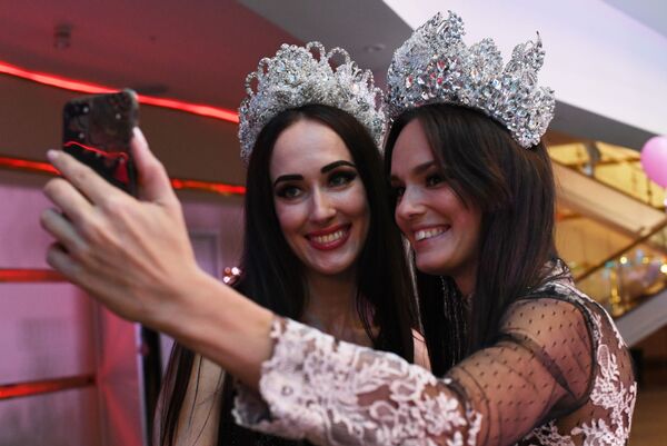 دو شرکت کننده در مسابقه دختر شایسته روسیه 2017 - اسپوتنیک ایران  