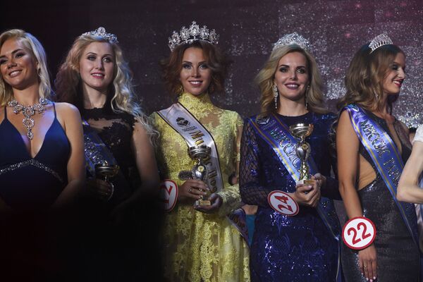 شرکت کنندگان در مسابقه دختر شایسته روسیه 2017 در مسکو - اسپوتنیک ایران  