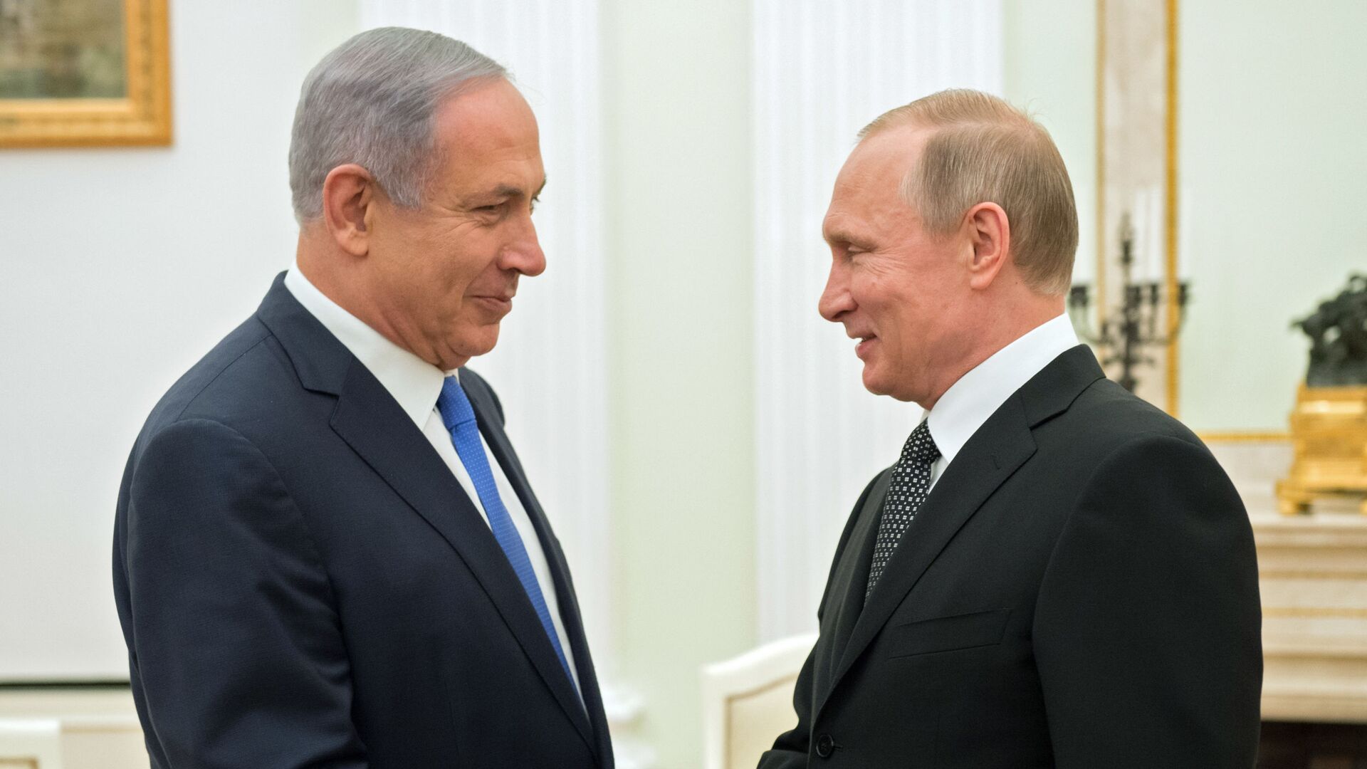 بنیامین نتانیاهو، نخست وزیر اسرائیل و ولادیمیر پوتین، رئیس جمهور روسیه در نشستی در کرملین - اسپوتنیک ایران  , 1920, 05.02.2023