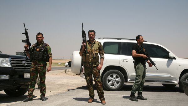 نظامیان عراق  در جاده منتهی شونده به الرمادی - اسپوتنیک ایران  
